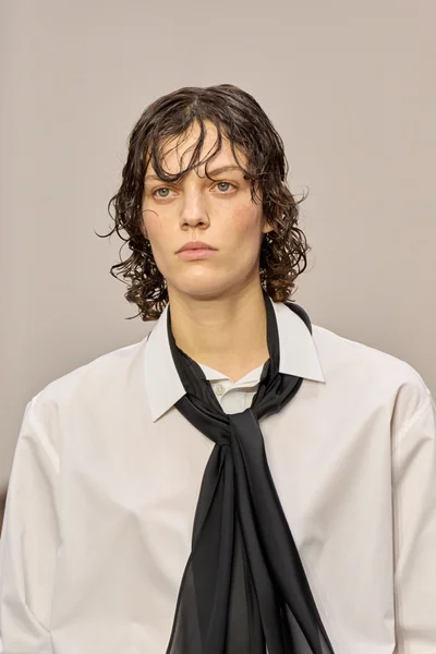Look 9